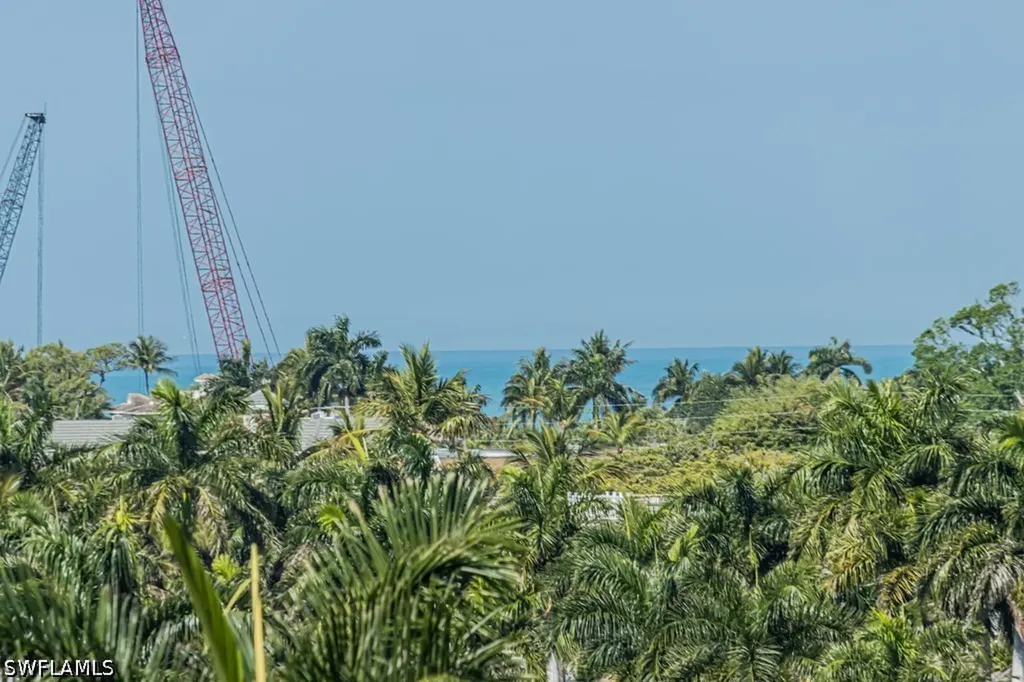 1325 7th Street S Naples FL 34102
