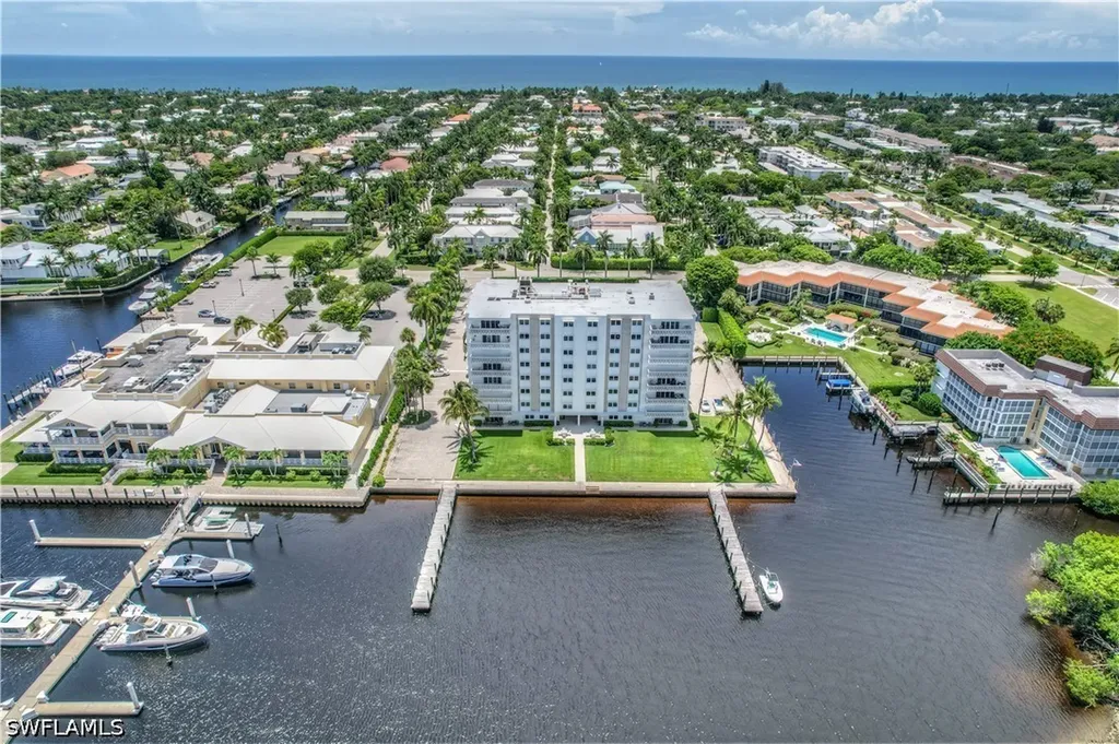 1325 7th Street S Naples FL 34102