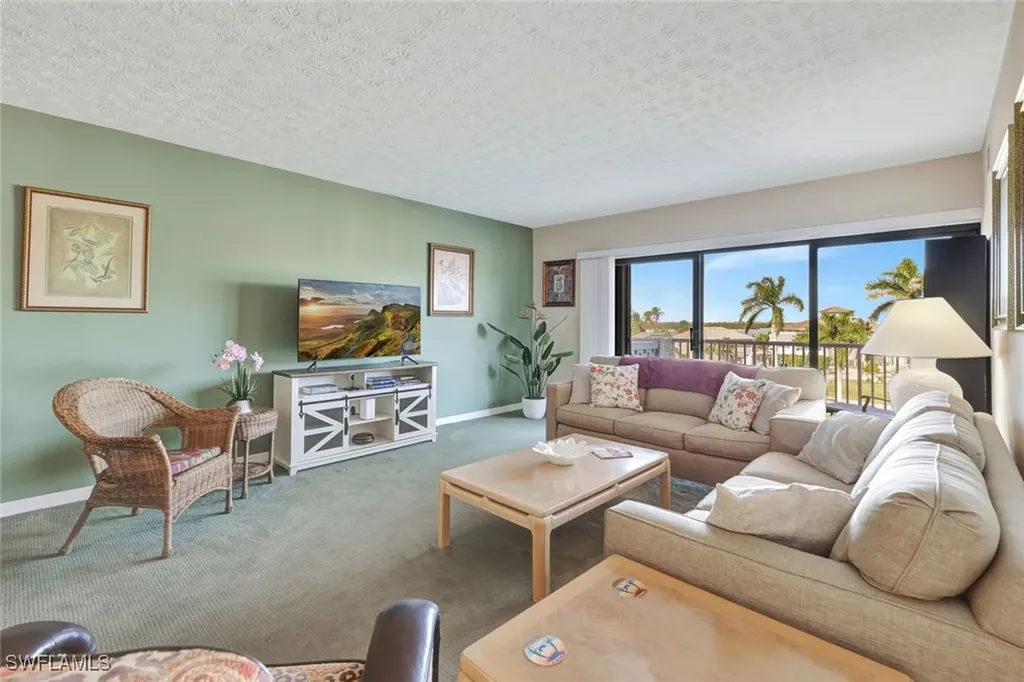 60 Pelican Street W Naples FL 34113