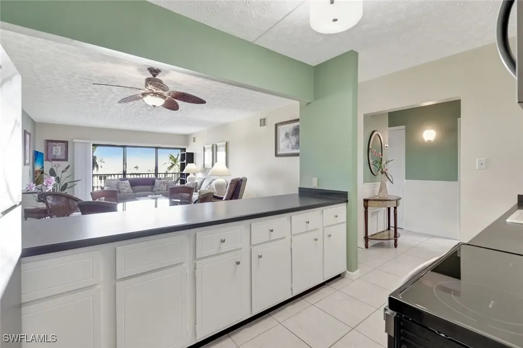 60 Pelican Street W Naples FL 34113