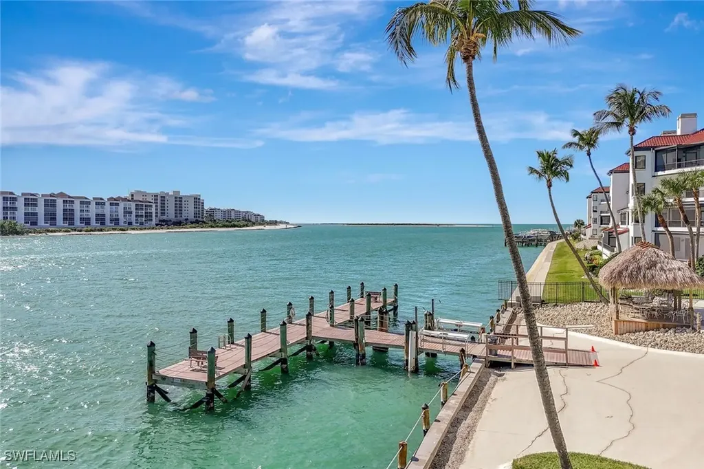 60 Pelican Street W Naples FL 34113