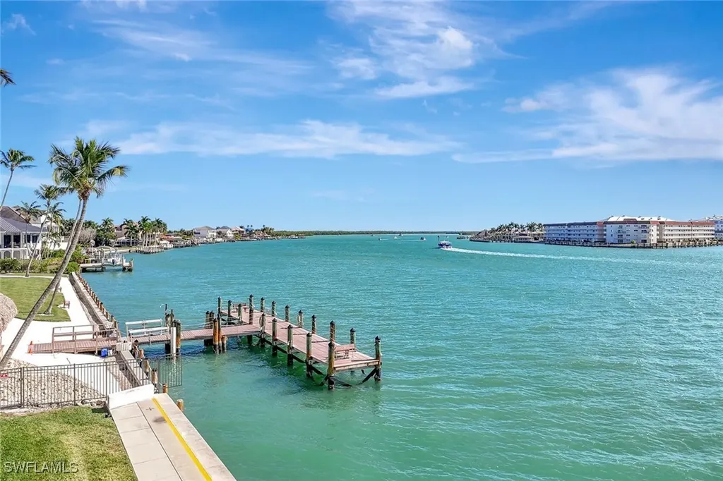 60 Pelican Street W Naples FL 34113