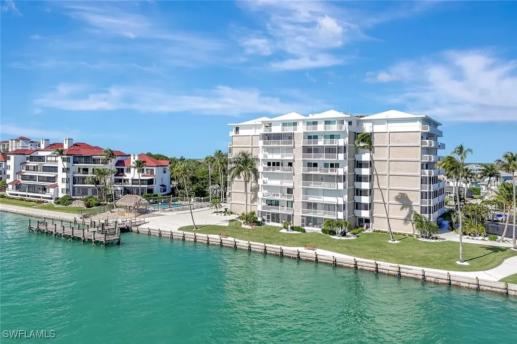 60 Pelican Street W Naples FL 34113