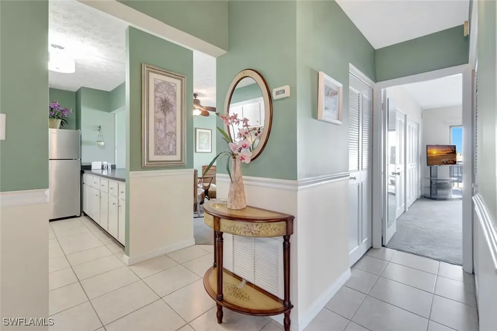 60 Pelican Street W Naples FL 34113
