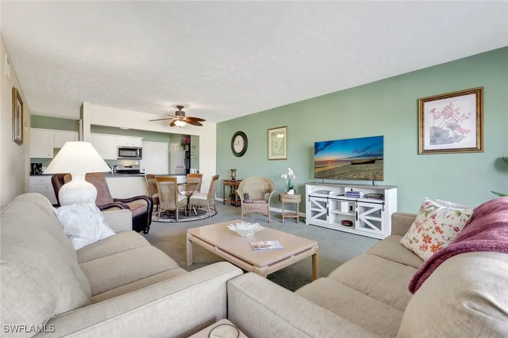 60 Pelican Street W Naples FL 34113