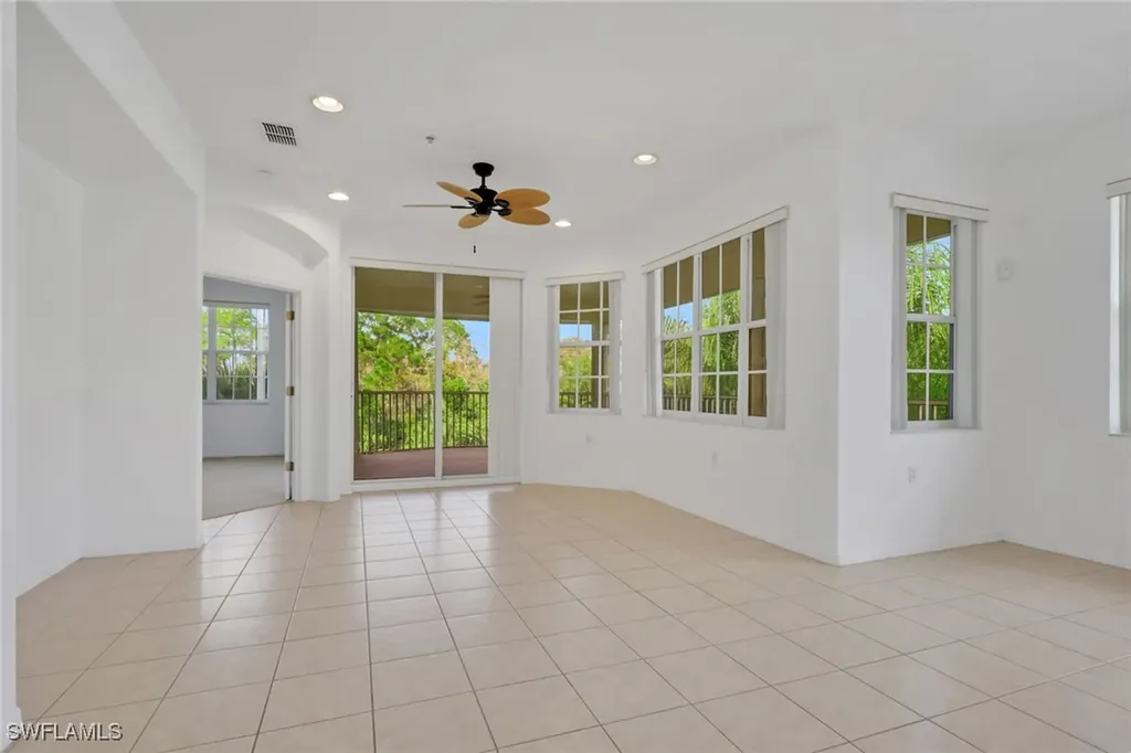 4863 Hampshire Court Naples FL 34112