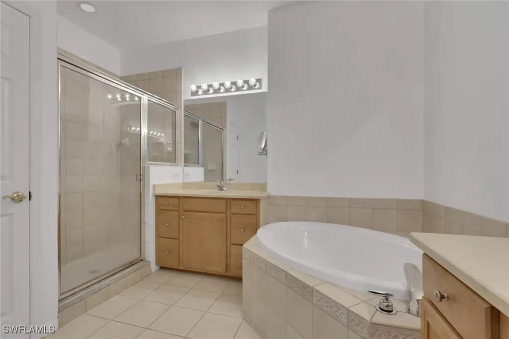 4863 Hampshire Court Naples FL 34112