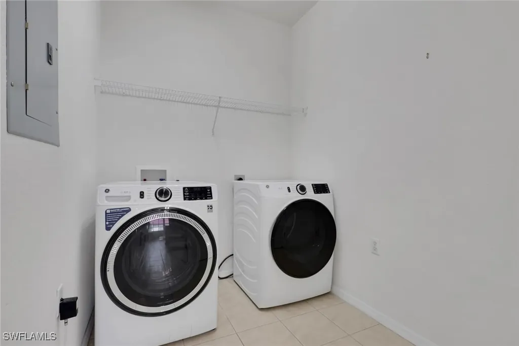 4863 Hampshire Court Naples FL 34112