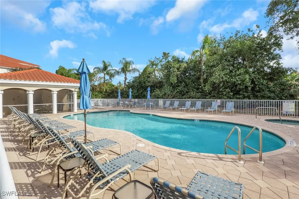 4863 Hampshire Court Naples FL 34112
