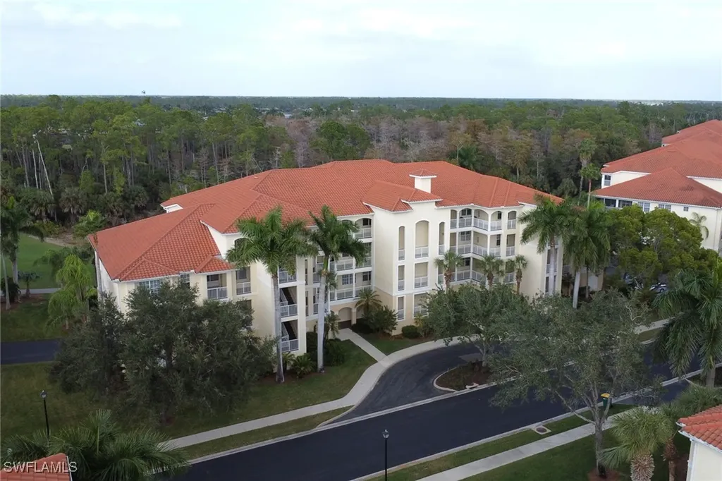 4863 Hampshire Court Naples FL 34112