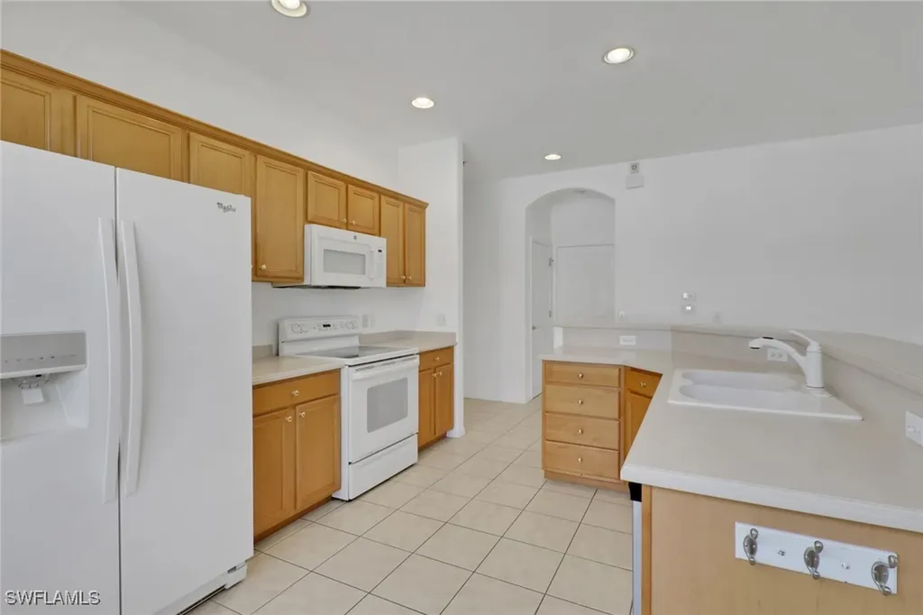 4863 Hampshire Court Naples FL 34112