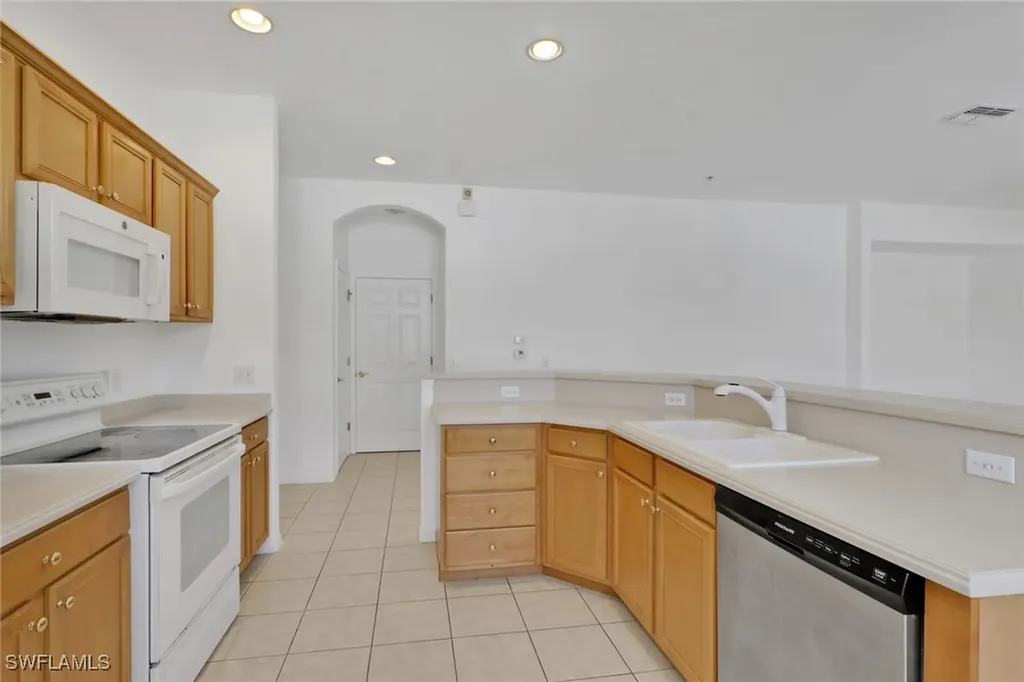 4863 Hampshire Court Naples FL 34112