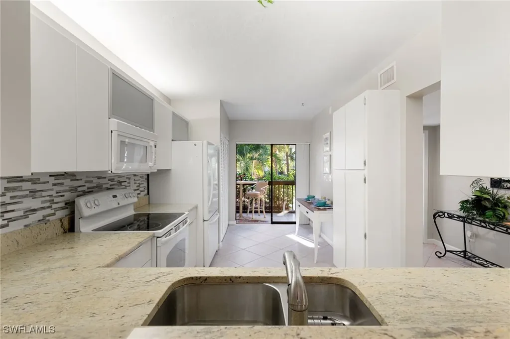 1828 Kings Lake Boulevard Naples FL 34112