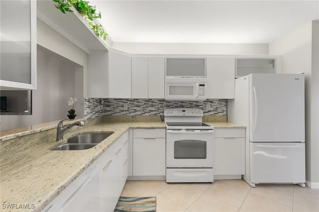 1828 Kings Lake Boulevard Naples FL 34112