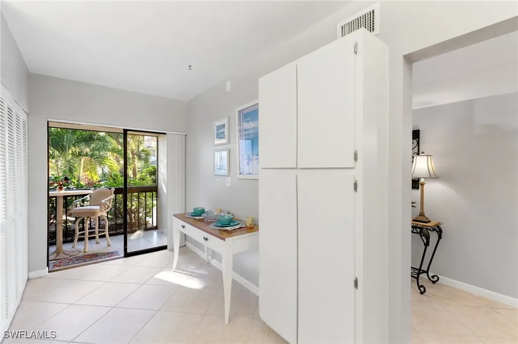 1828 Kings Lake Boulevard Naples FL 34112