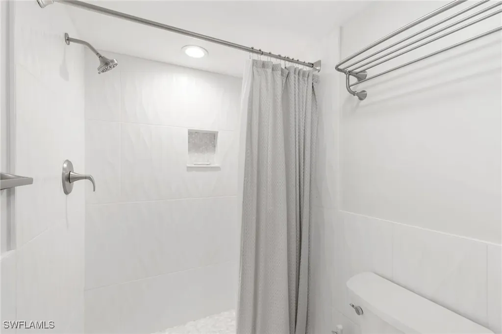 1828 Kings Lake Boulevard Naples FL 34112