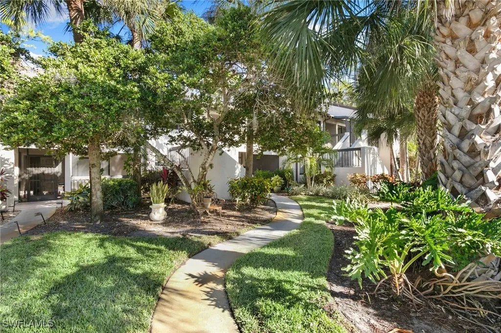 1828 Kings Lake Boulevard Naples FL 34112
