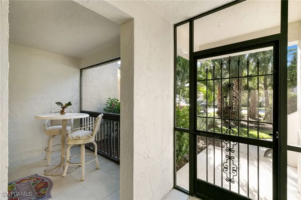1828 Kings Lake Boulevard Naples FL 34112