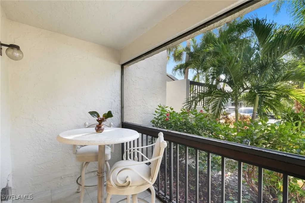 1828 Kings Lake Boulevard Naples FL 34112