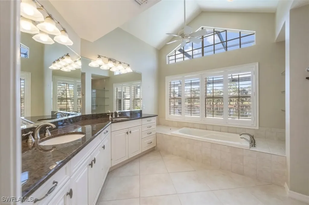 25 Grey Wing Point Naples FL 34113