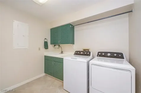 25 Grey Wing Point Naples FL 34113