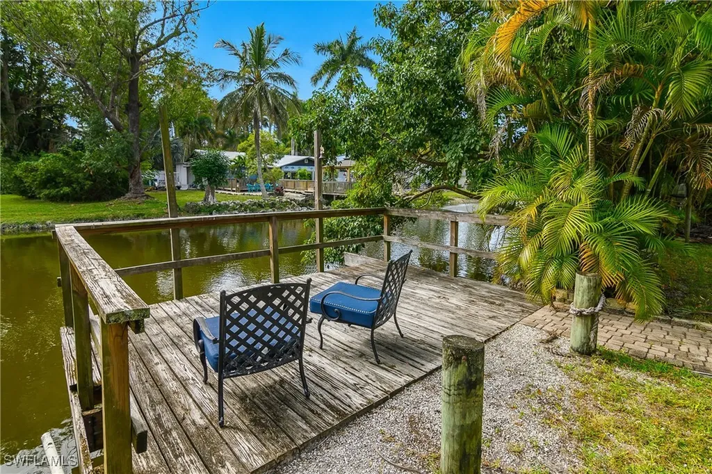 48 Republic Drive Naples FL 34112