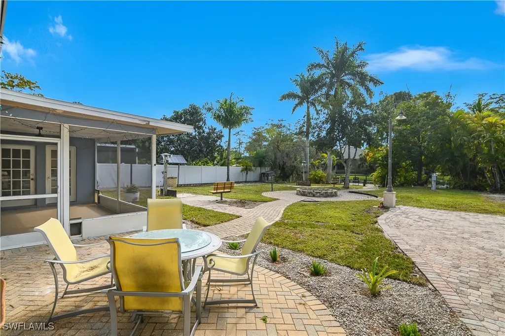 48 Republic Drive Naples FL 34112