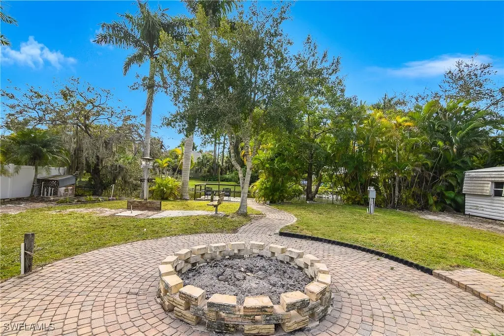 48 Republic Drive Naples FL 34112