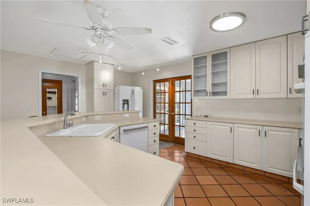 48 Republic Drive Naples FL 34112