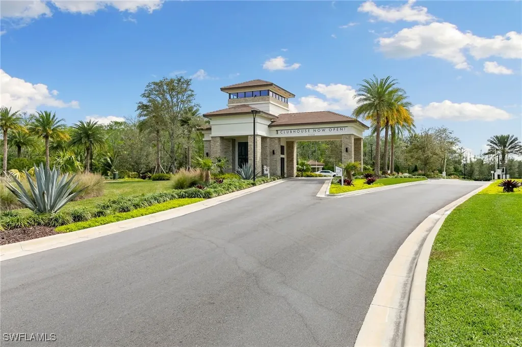 12372 Dahlia Court Naples FL 34120