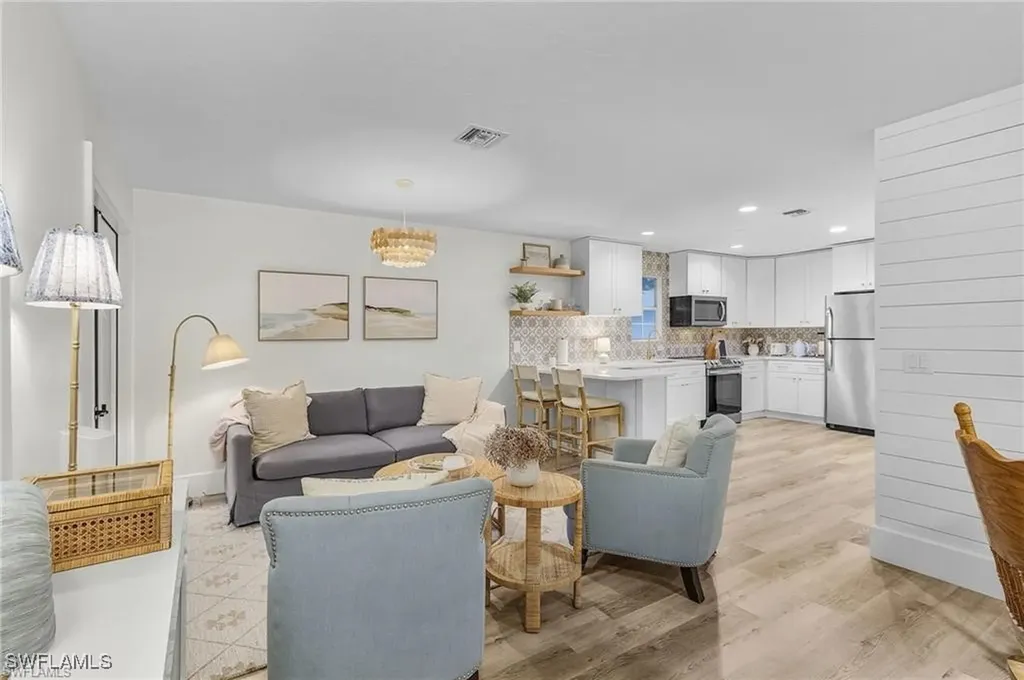 6155 Standing Oaks Lane Naples FL 34119