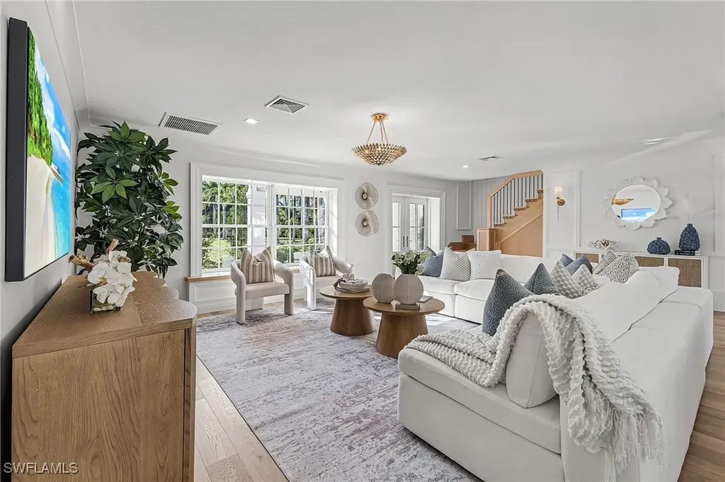 6155 Standing Oaks Lane Naples FL 34119