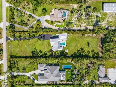6155 Standing Oaks Lane Naples FL 34119