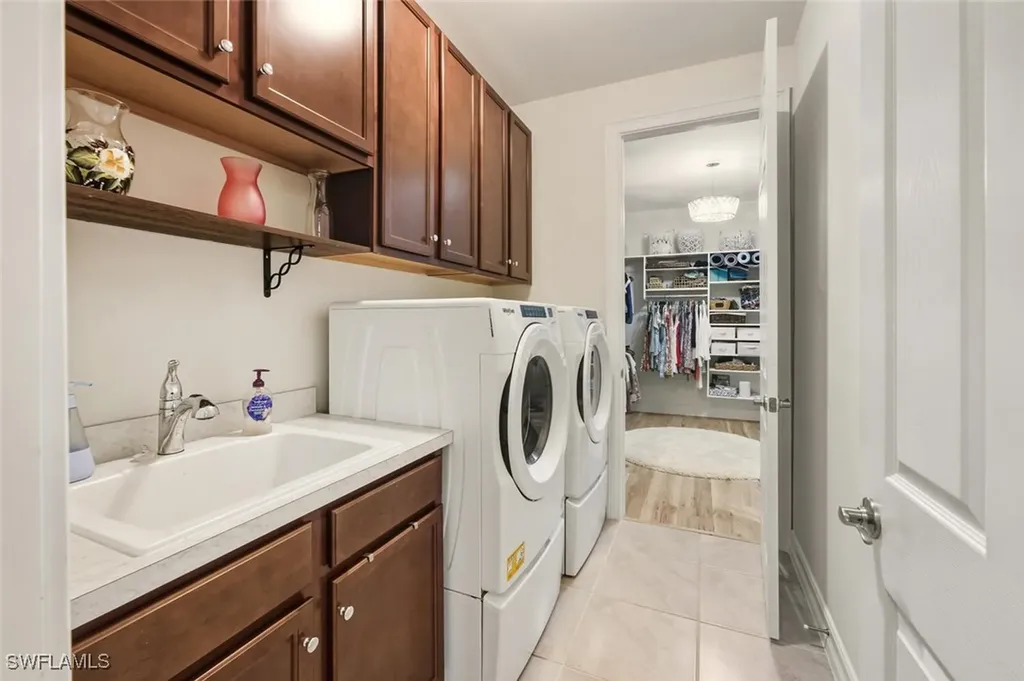 28052 Seasons Tide Avenue Bonita Springs FL 34135