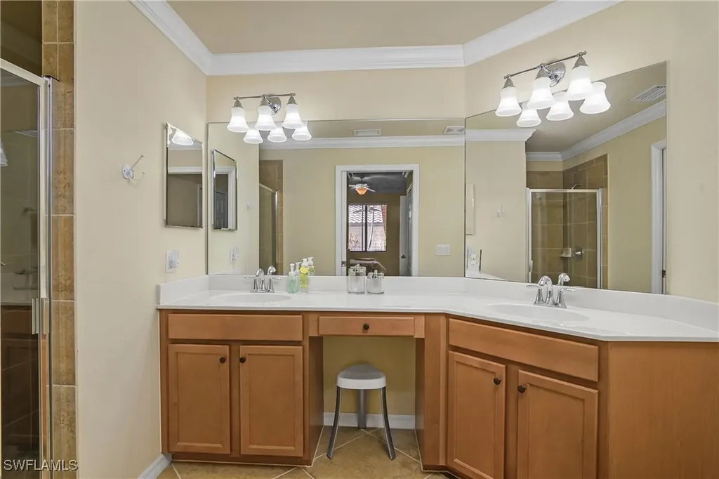 9832 Venezia Circle Naples FL 34113