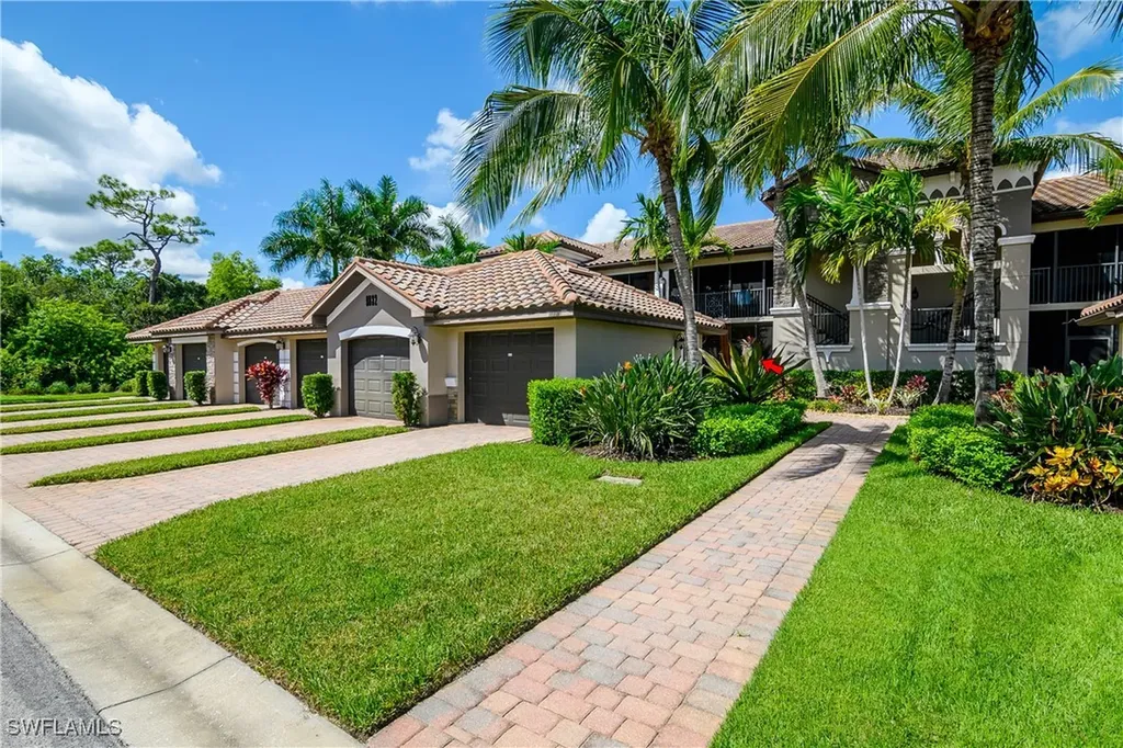 9832 Venezia Circle Naples FL 34113