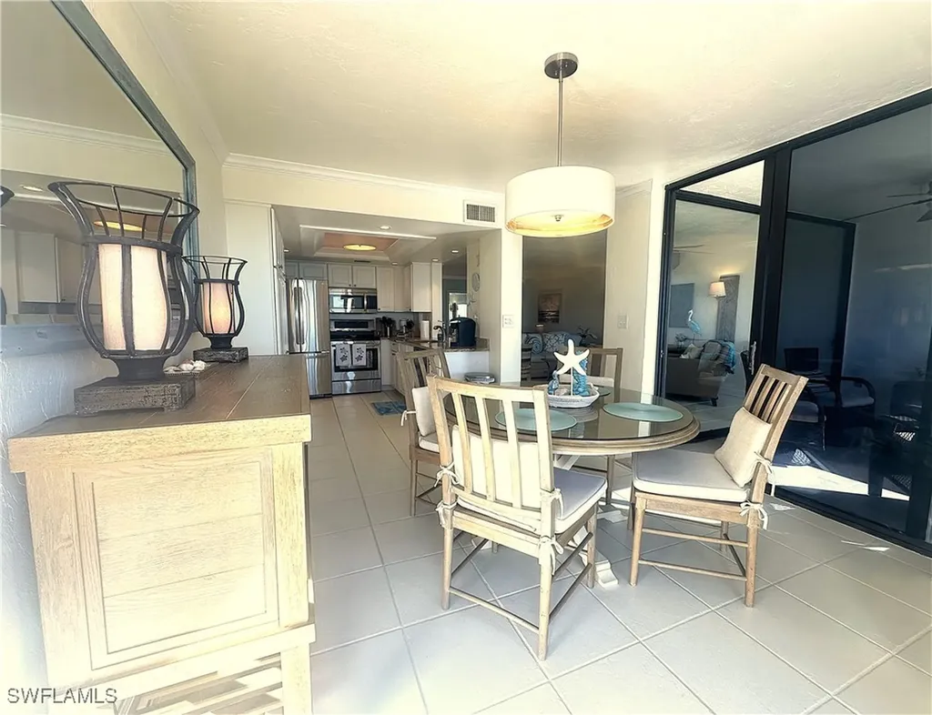 10475 Gulf Shore Drive Naples FL 34108-2053