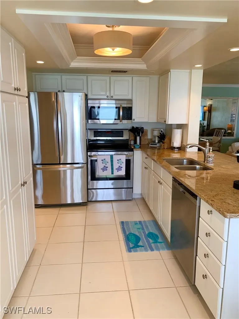 10475 Gulf Shore Drive Naples FL 34108-2053