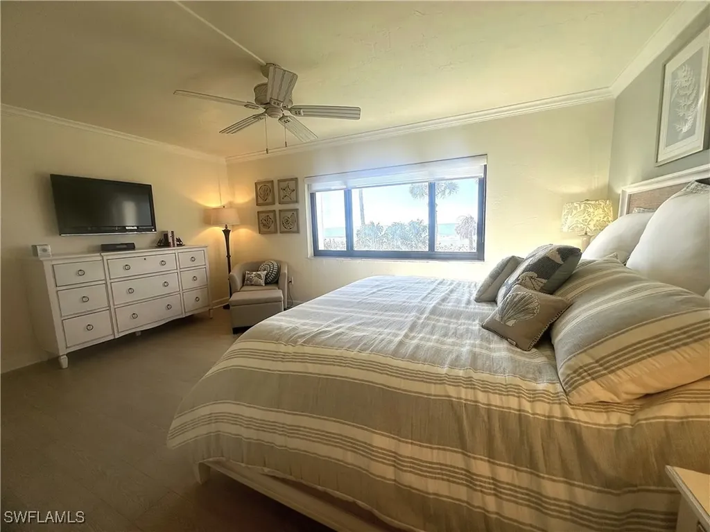 10475 Gulf Shore Drive Naples FL 34108-2053