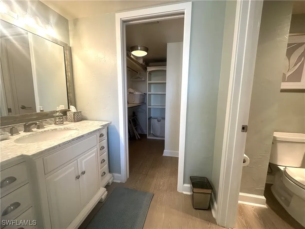 10475 Gulf Shore Drive Naples FL 34108-2053