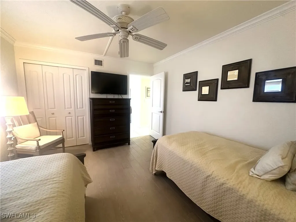 10475 Gulf Shore Drive Naples FL 34108-2053