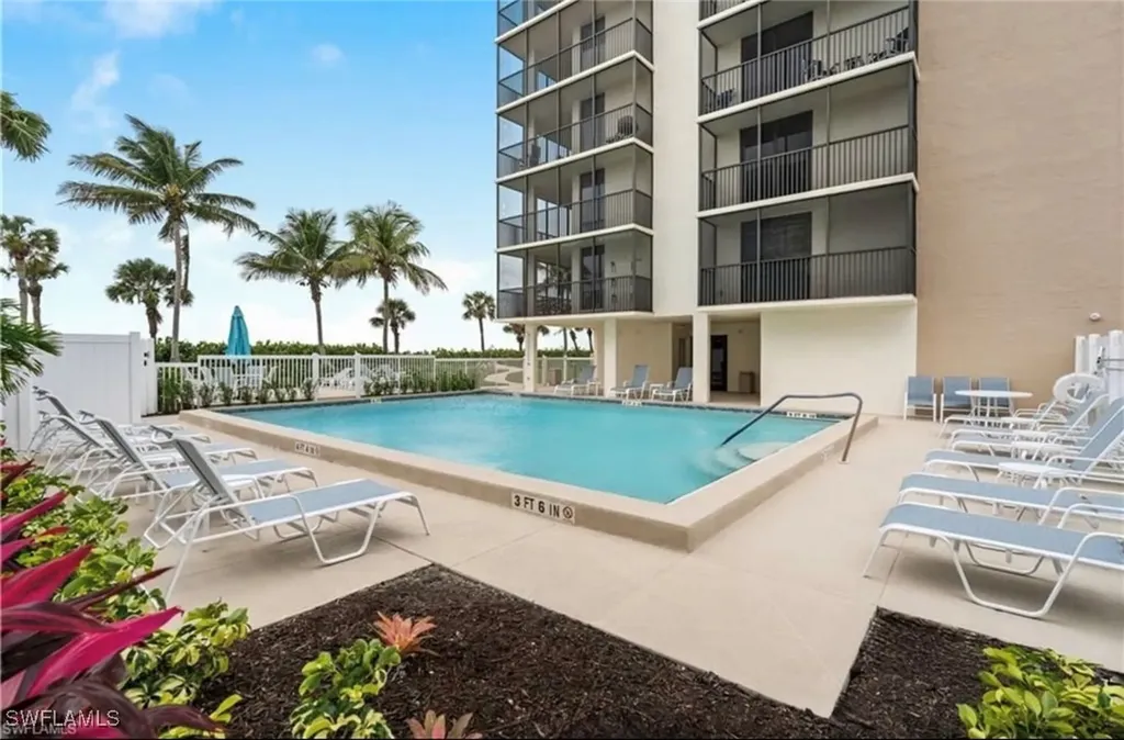 10475 Gulf Shore Drive Naples FL 34108-2053