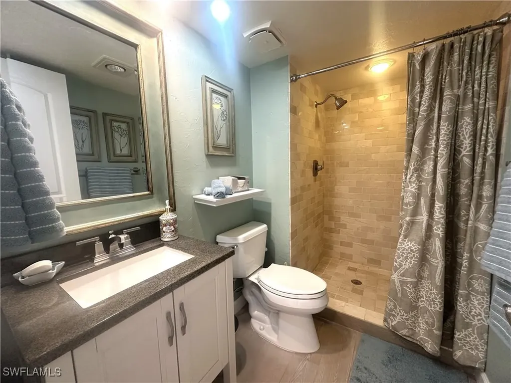 10475 Gulf Shore Drive Naples FL 34108-2053