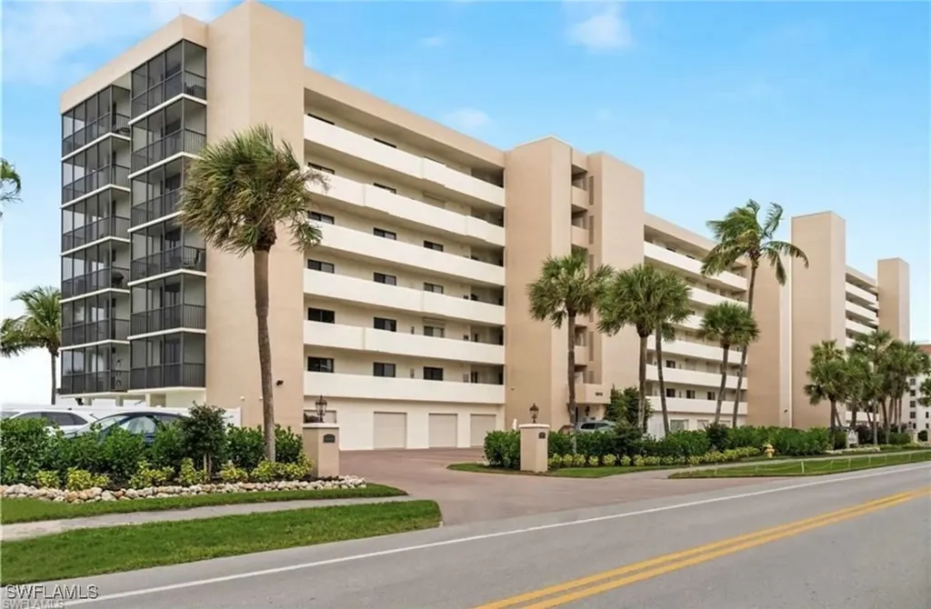 10475 Gulf Shore Drive Naples FL 34108-2053