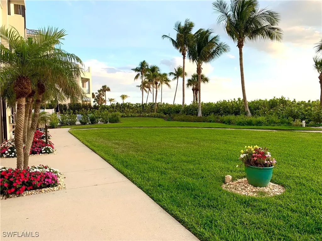 10475 Gulf Shore Drive Naples FL 34108-2053