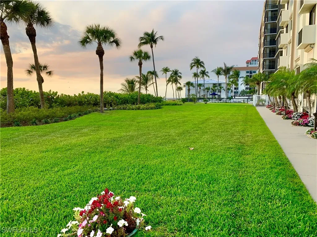 10475 Gulf Shore Drive Naples FL 34108-2053
