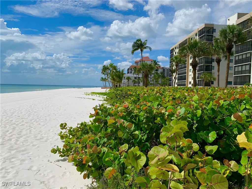 10475 Gulf Shore Drive Naples FL 34108-2053