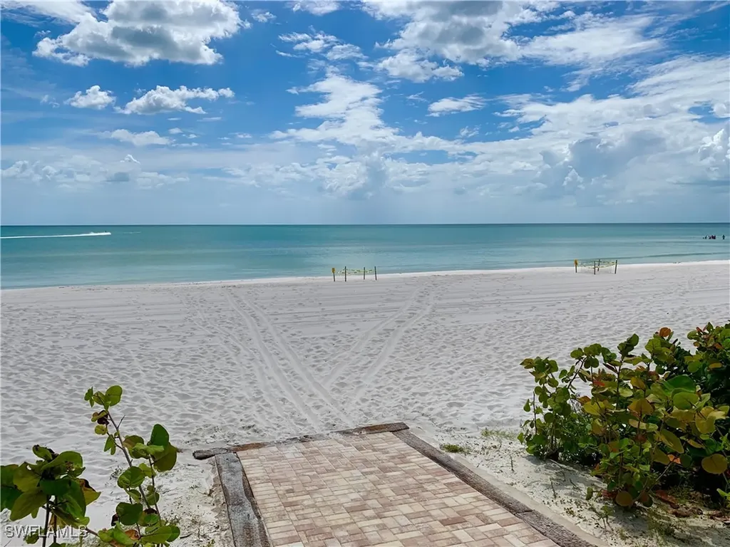 10475 Gulf Shore Drive Naples FL 34108-2053