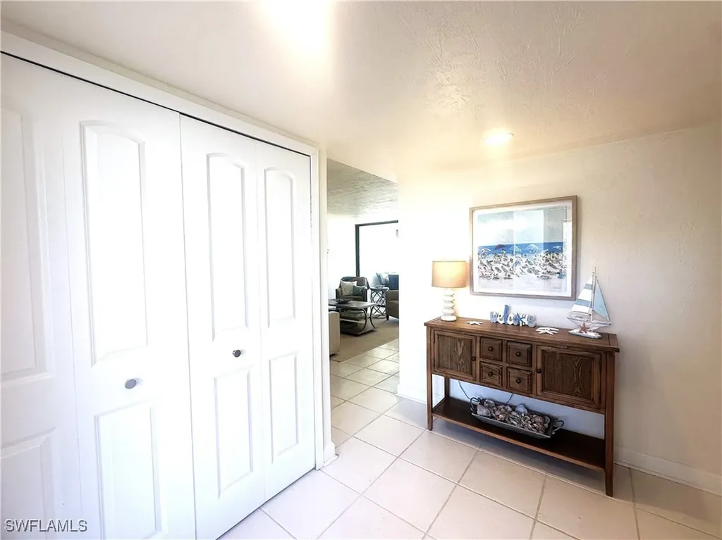 10475 Gulf Shore Drive Naples FL 34108-2053