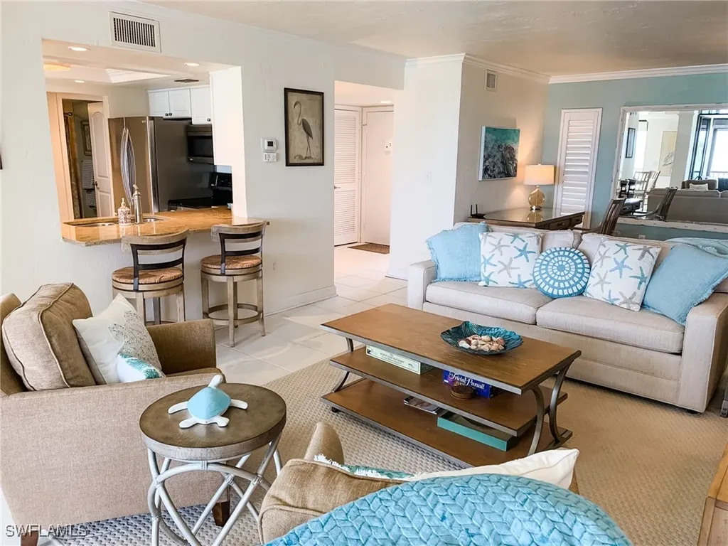 10475 Gulf Shore Drive Naples FL 34108-2053